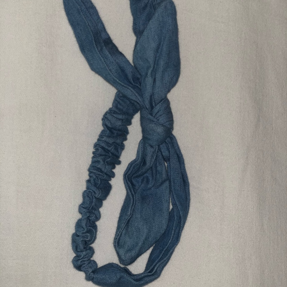 Blue Headband With a Wire Bow